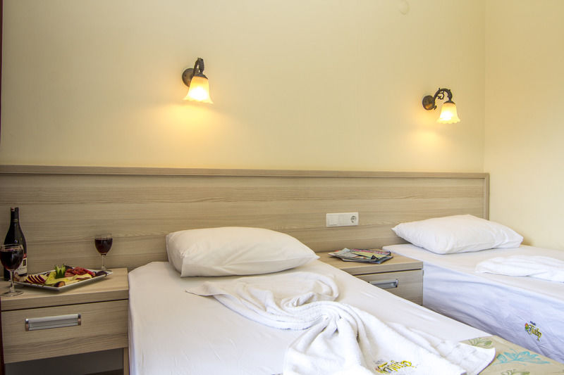 Magic Tulip Hotel Ολουντενίζ Εξωτερικό φωτογραφία